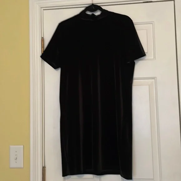 black rara dress Women's short sleeve turtleneck main image 1
